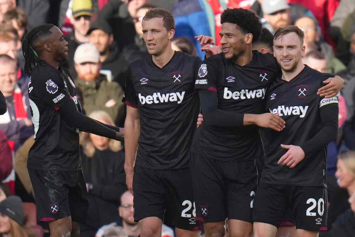 L'esultanza del West Ham nel corso della sfida contro il Leicester