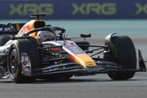 Verstappen alla guida