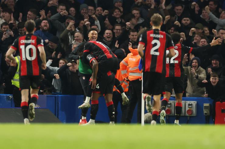 Il Bournemouth esulta dopo un gol