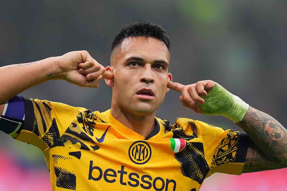 L'esultanza di Lautaro Martinez nel corso del match contro il Genoa