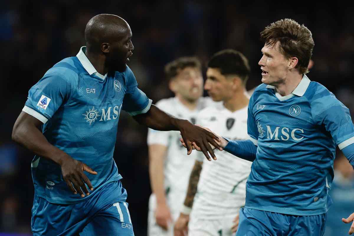 Lukaku esulta con McTominay dopo il gol